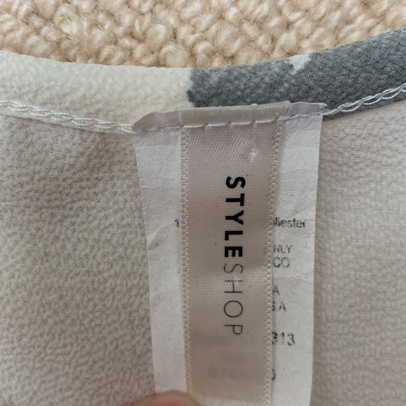 Style Shop Floral Ruffle Tie Front Romper - Size Small - Picture 6 of 9